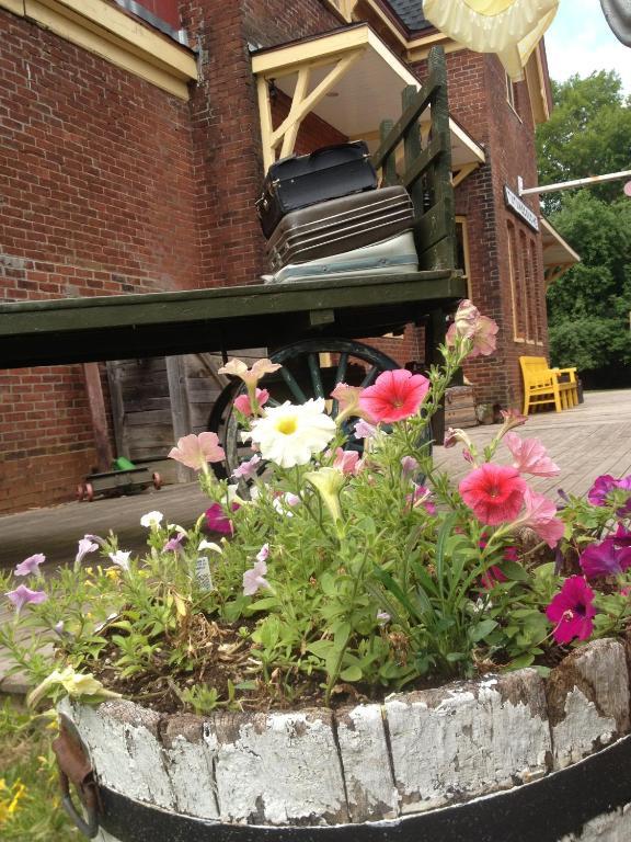 Train Station Inn Tatamagouche Экстерьер фото